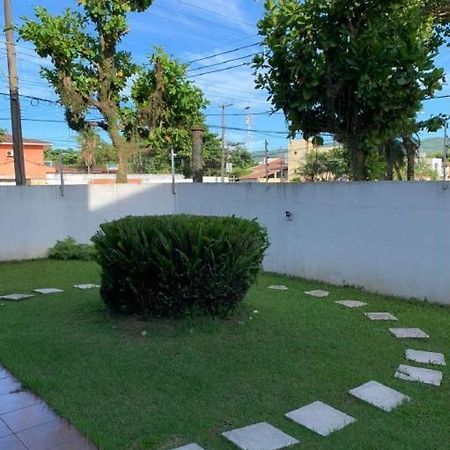 Apartamento 2 Quartos A 5 Minutos A Pe Da Praia Da Enseada Гуаружа Екстер'єр фото