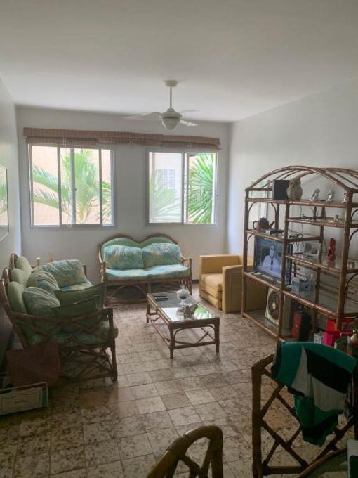 Apartamento 2 Quartos A 5 Minutos A Pe Da Praia Da Enseada Гуаружа Екстер'єр фото